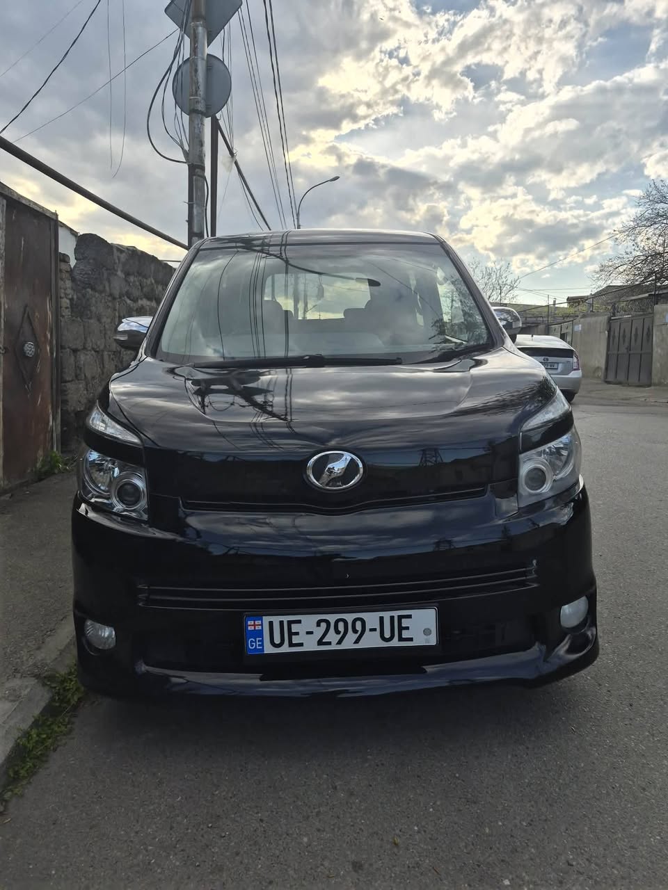 Satılır sürətli Toyota Voxi yapon 2010 - 6,600$