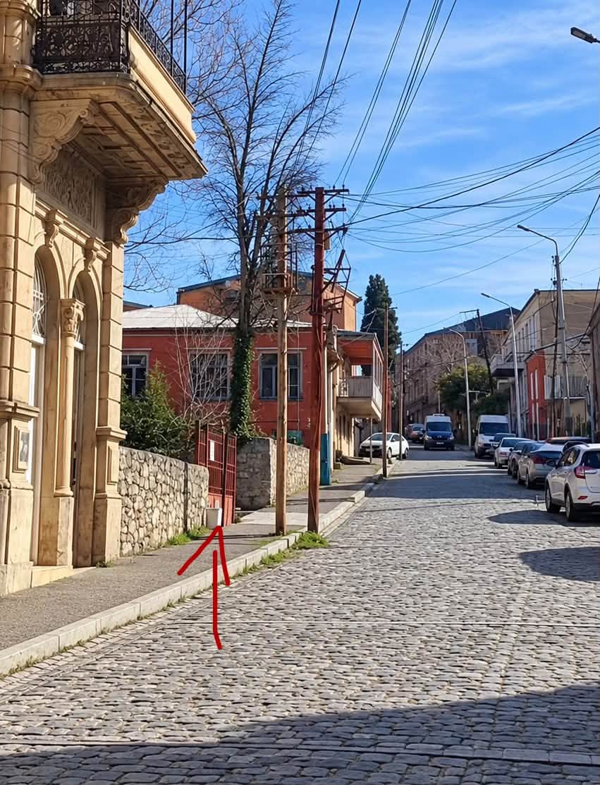 ავტოფარეხი და 2 სათავსო, ქუთაისი