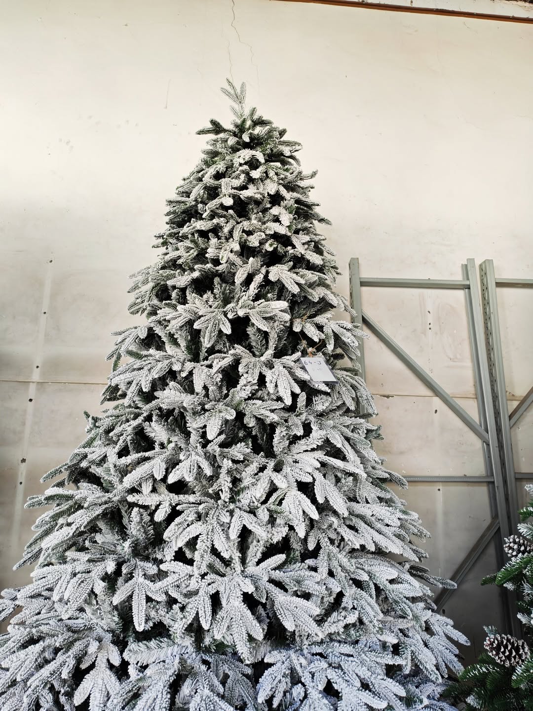 🎄❄️ Şık karlı Noel ağacı - evinizin