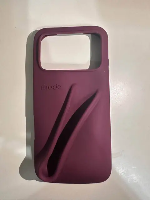 iPhone cases are sold in Tbilisi metro.