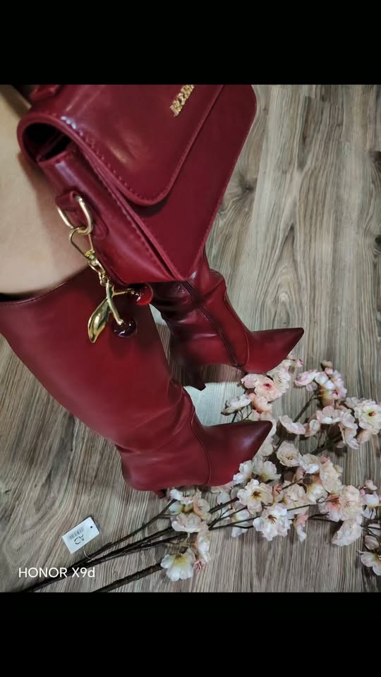 🍷❤️ Yeni koleksiyonun güzelliği artık Mini'de