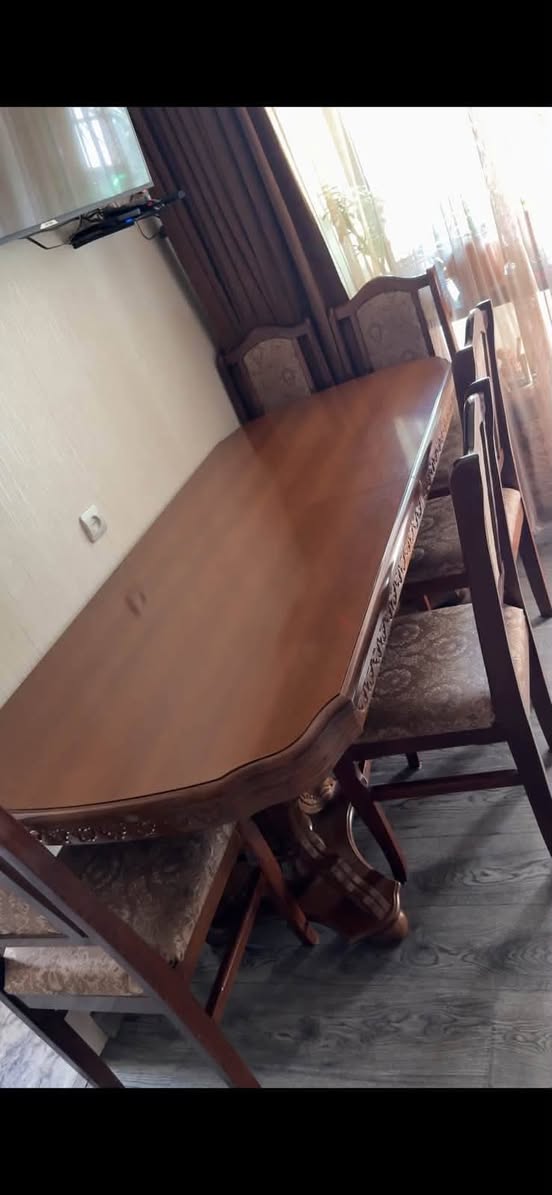 Table and 6 chairs