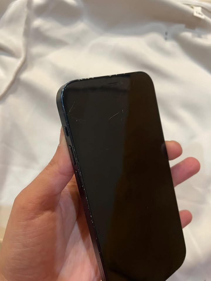 IPhone 12 բացած է✅ էկրանի վրա ոչ մեծ ճեղքով✅ գինը 350₾