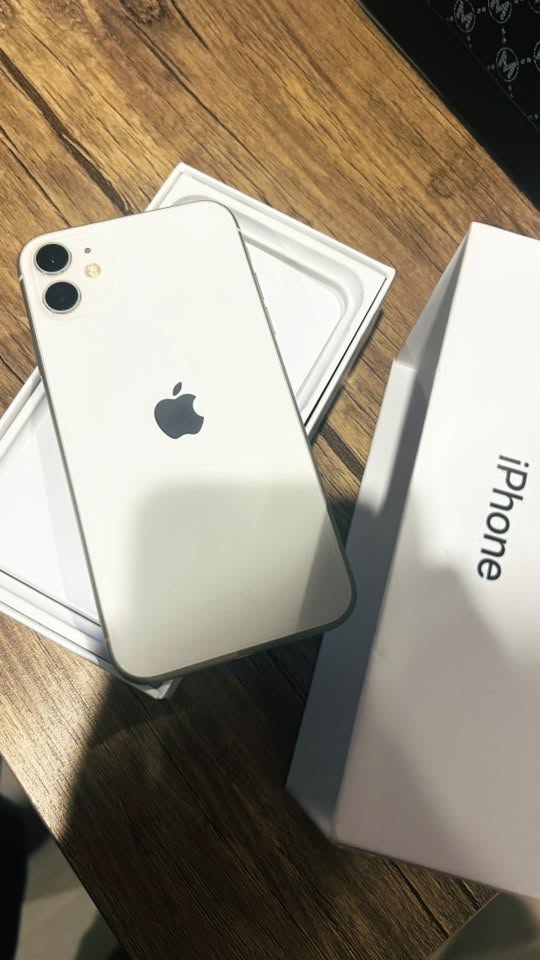 iPhone 11 128 gb 350 лари