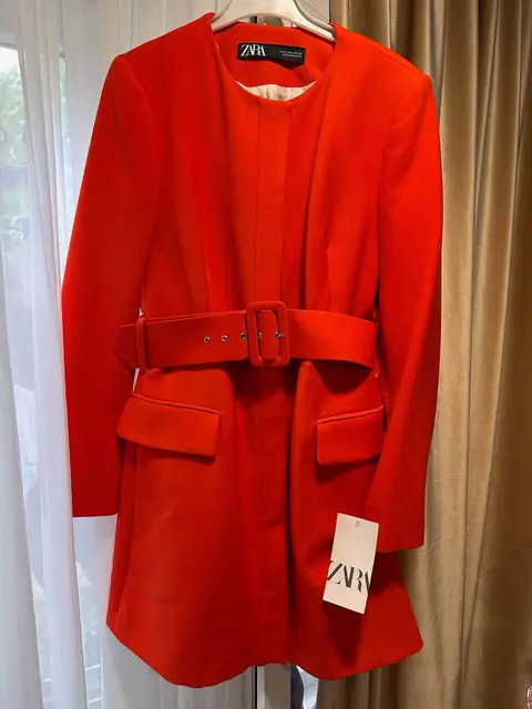 Zara կարմիր թիկնոց կրծքաբաց բաճկոնով, նոր
