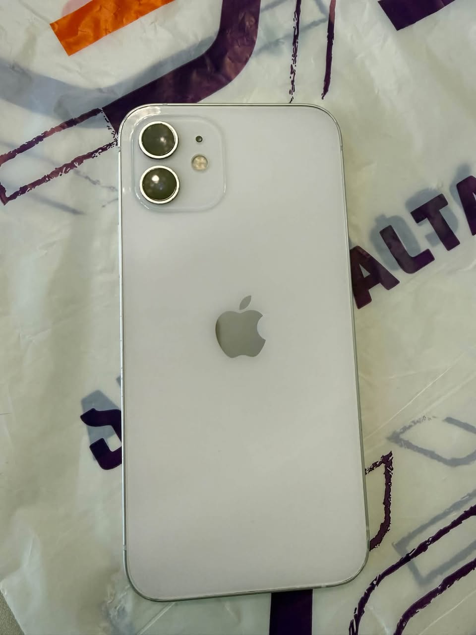 iPhone 12 128GB თეთრი