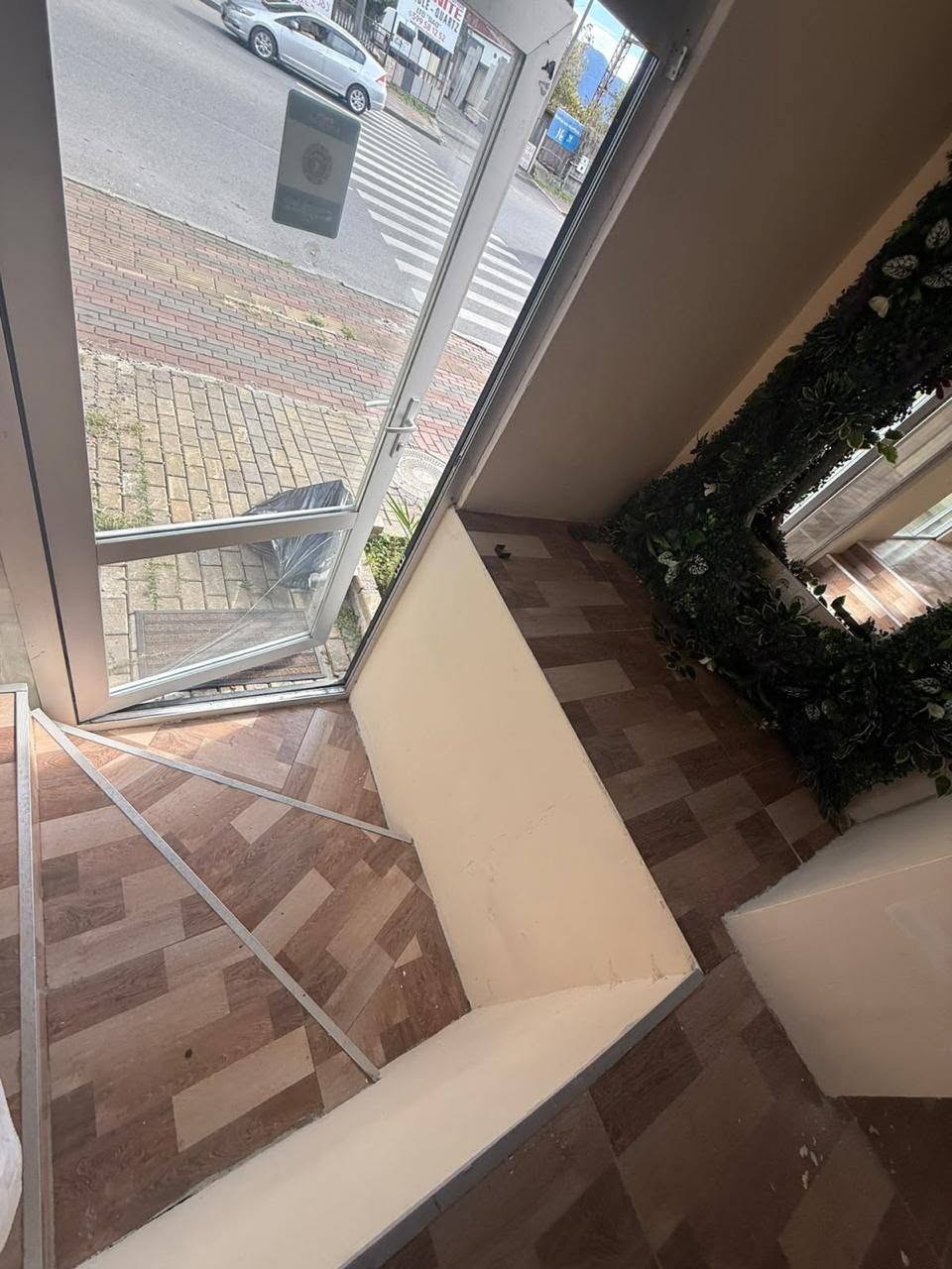 🏢 Kommersiya sahəsi icarəyə verilir! 📍 Ünvan: Cavaxişvili - 800$