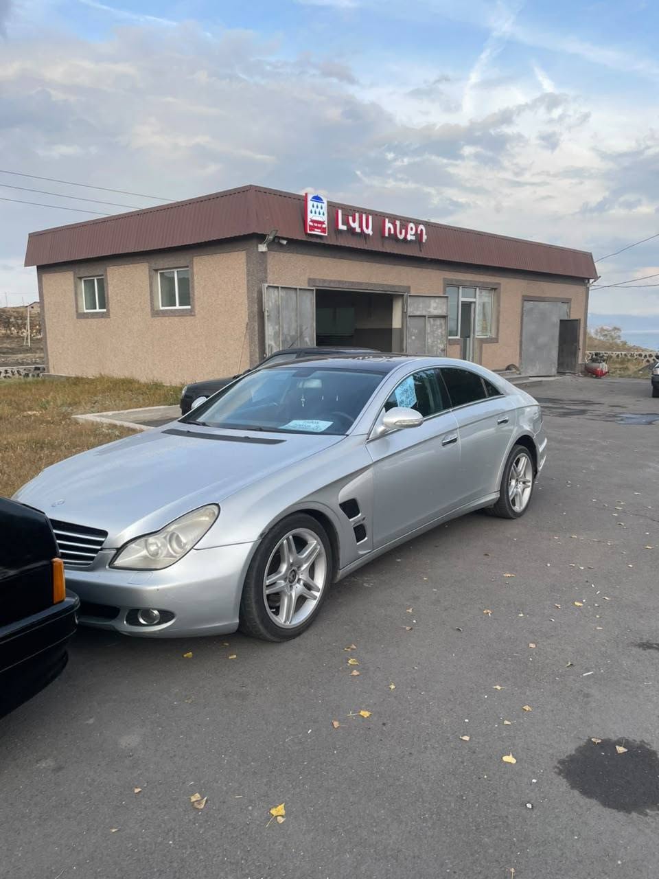 The car costs 7,000$