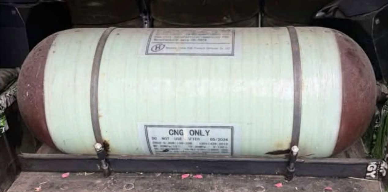 CNG gas cylinder for car