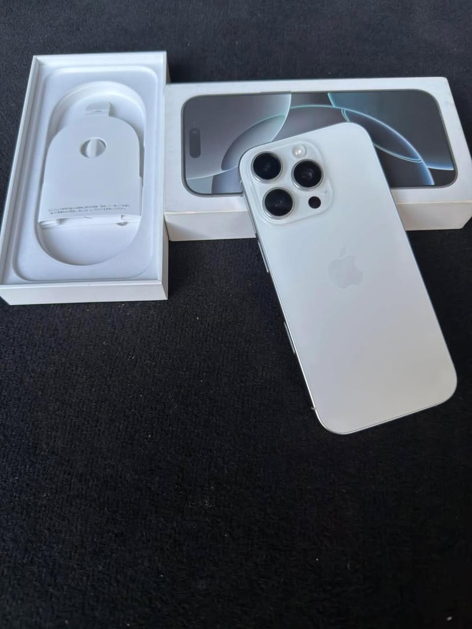 iPhone 16 Pro Max Silver 512 — 2,400₾