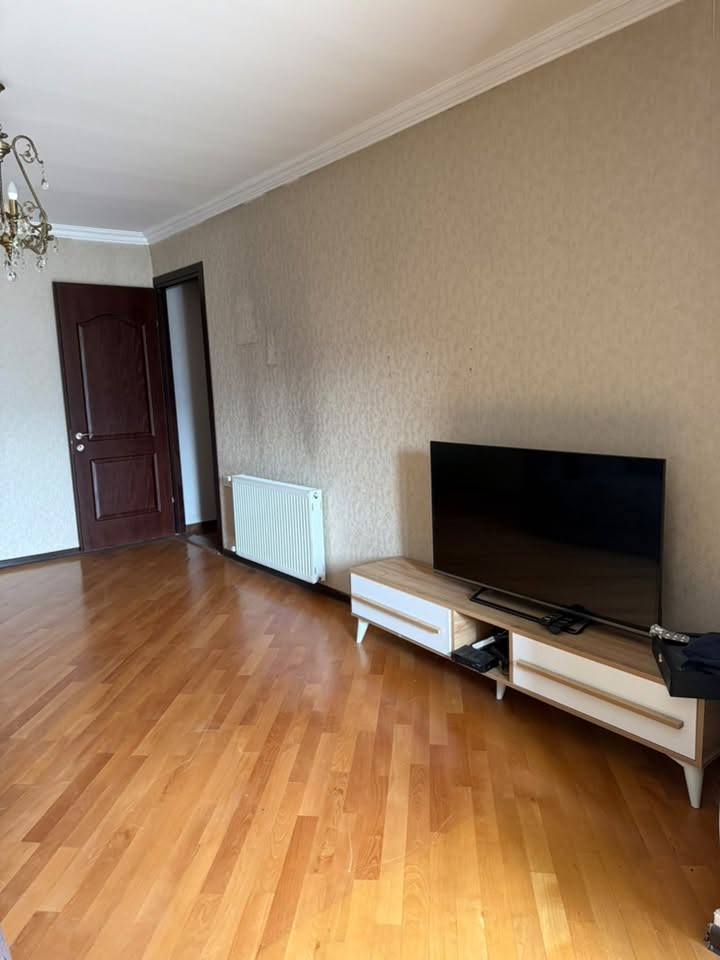 Rent apartment — 700$