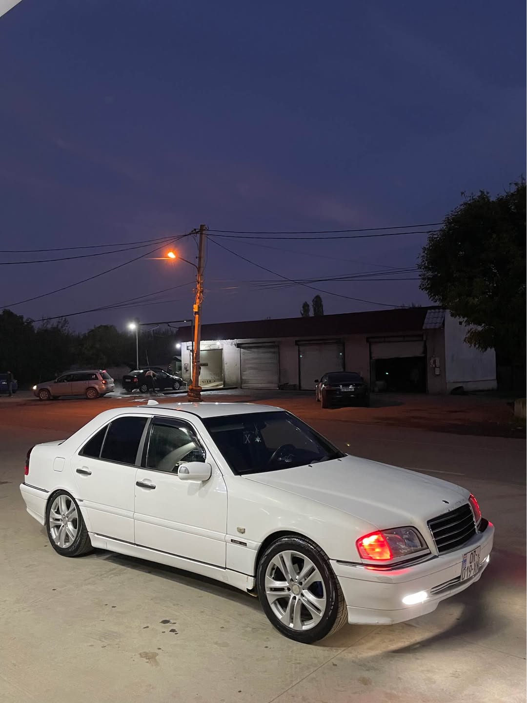 Avtomobil 2000 — 3,000$