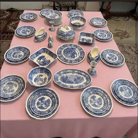 Villeroy & Boch dinner service for 12