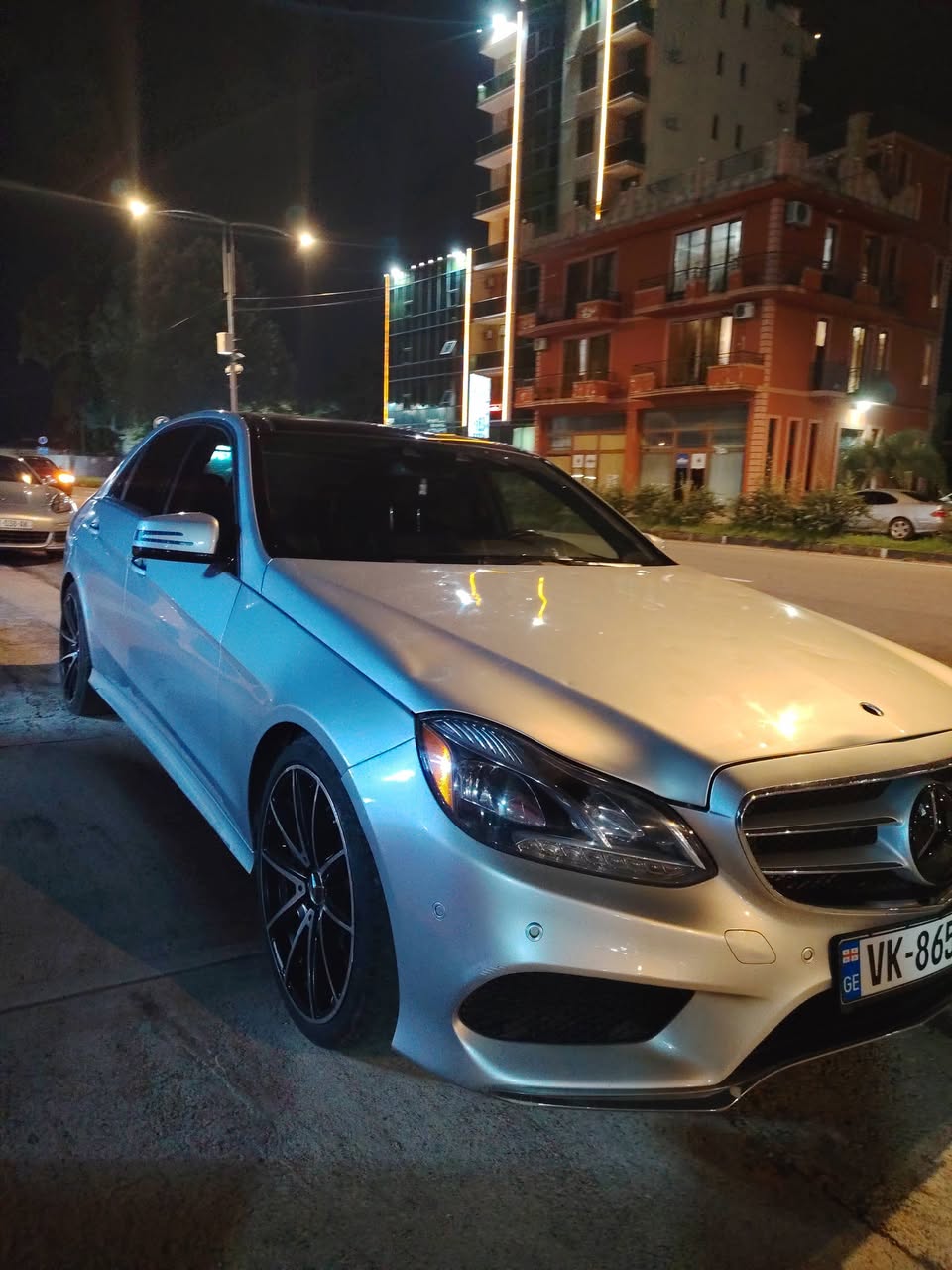 2015 modeli otomobil 8.750 dolar.