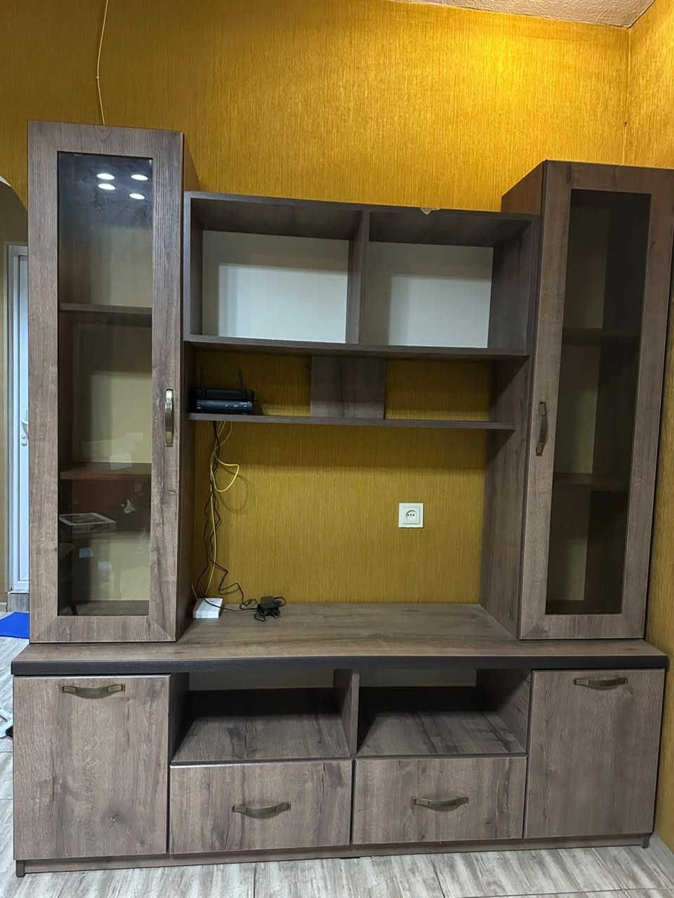 TV kediği modern dizaynla. Fiyatı 700₾