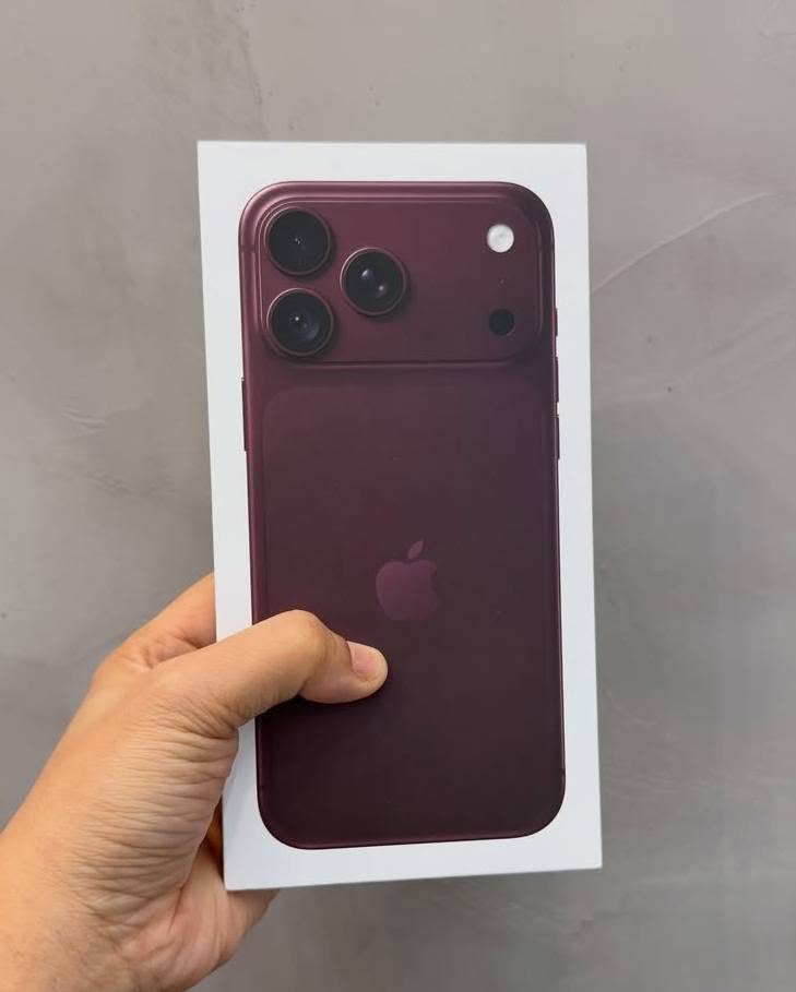 Apple iPhone — 3,250₼