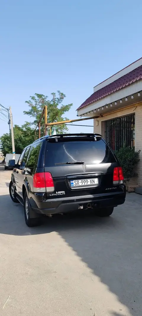 2005 modeli otomobil