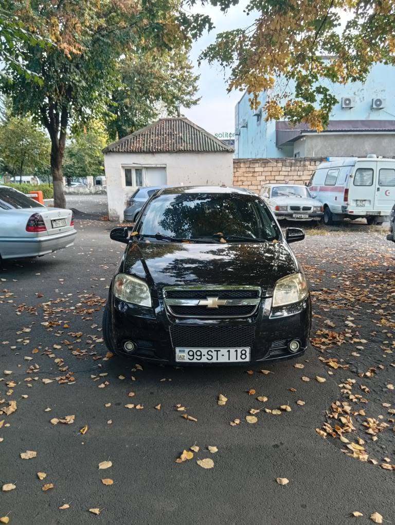 Avtomobil