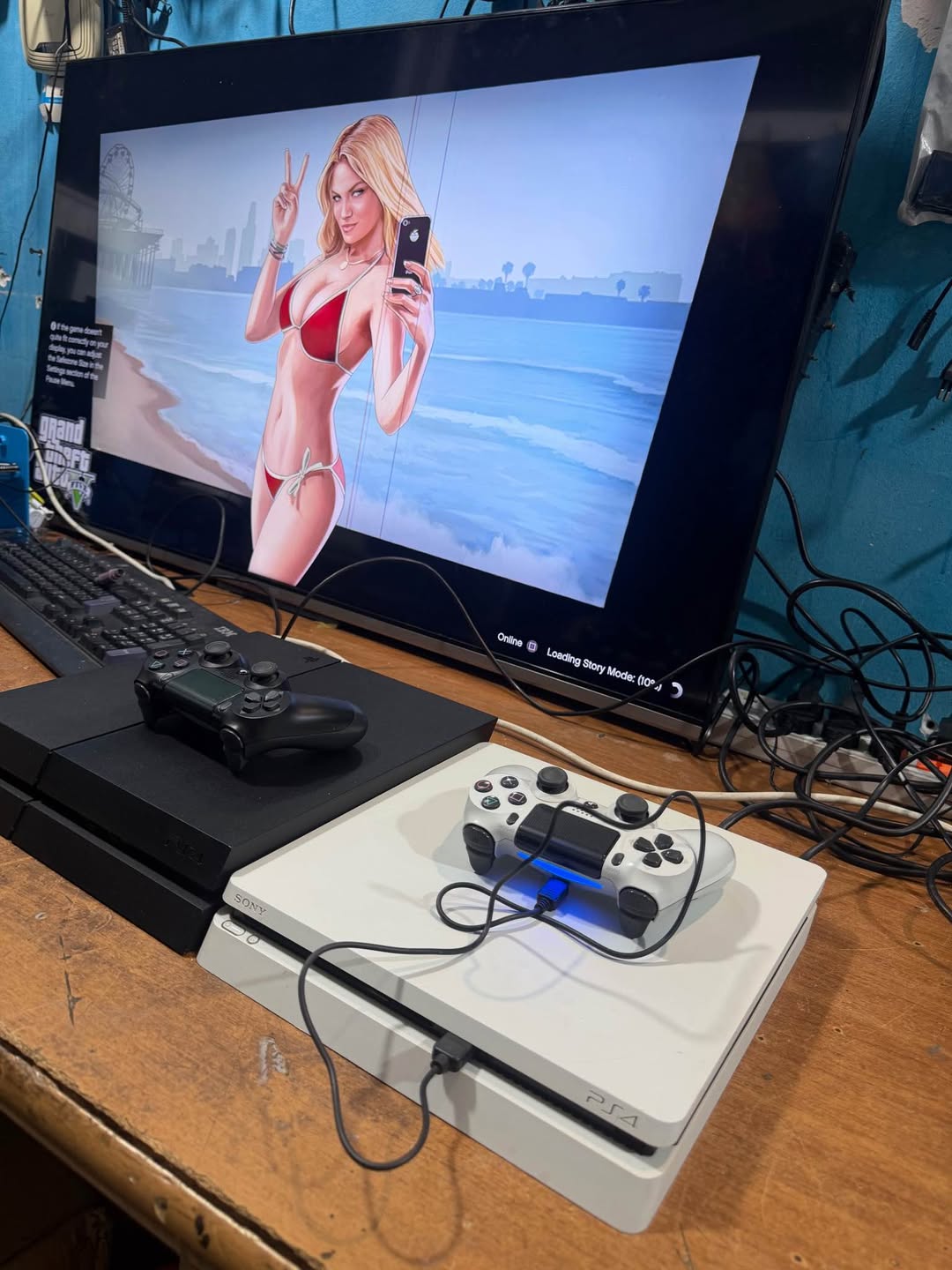 🎮🔥 Acele PlayStation 4'ler satılıyor! 🔥🎮 — 500₾