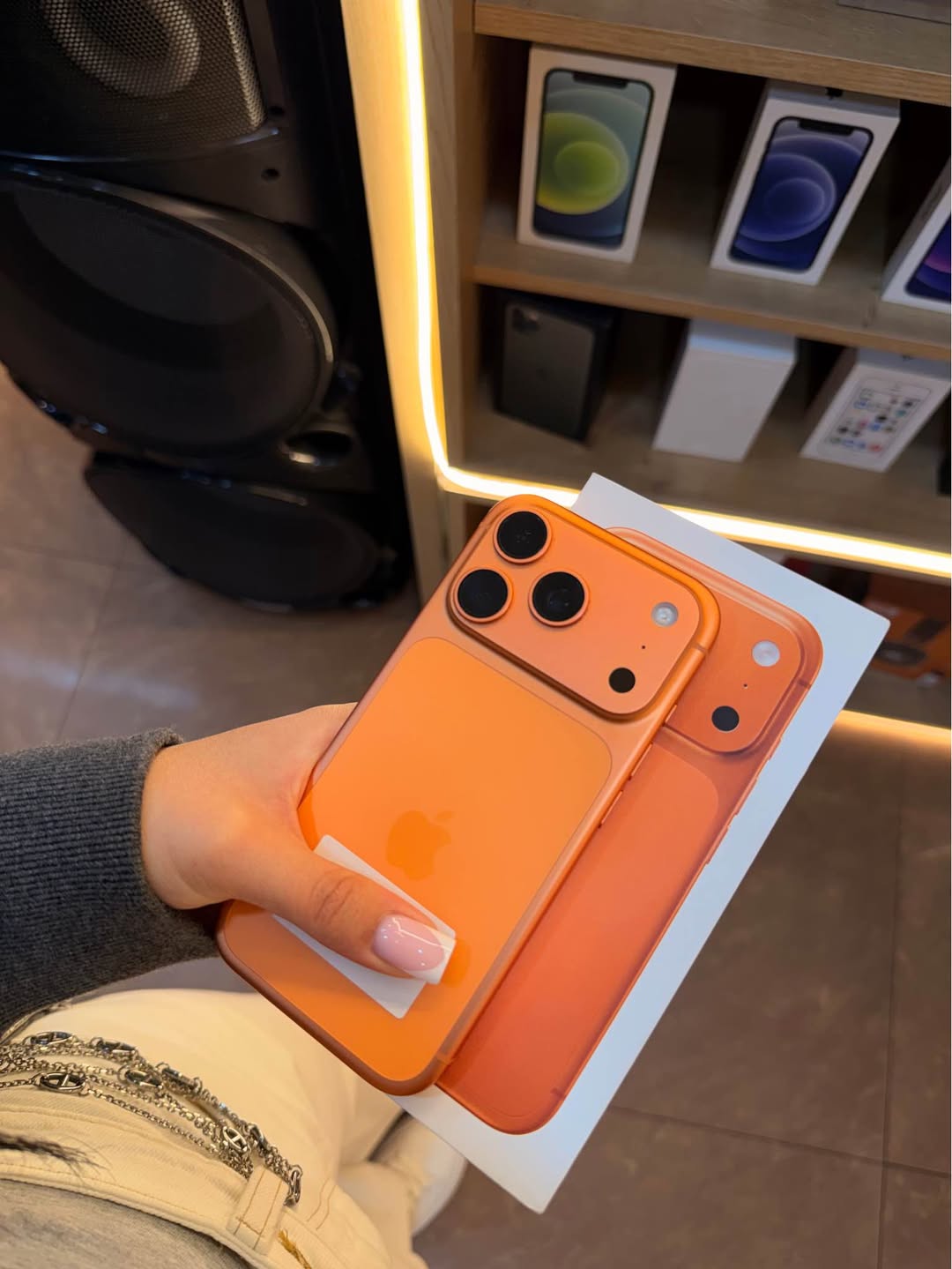 iPhone 18 (narıncı) 99% 256GB