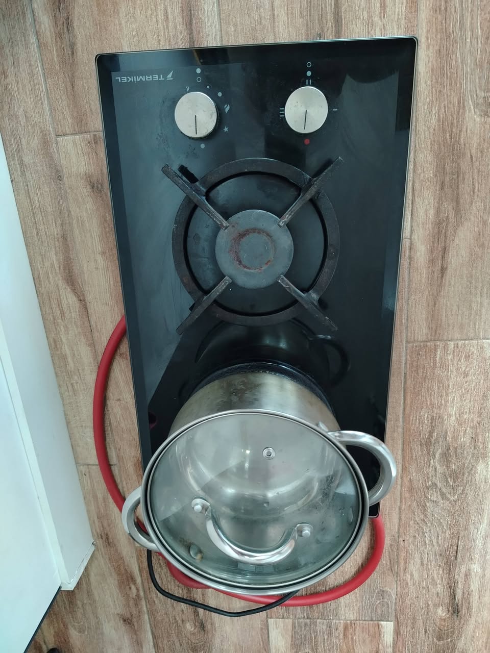 Gazlı ocak satıyorum, iki göz, biri 100₾