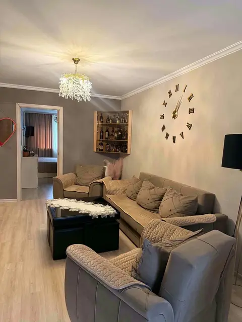იყიდება ბინა, რუსთავი — $77,000