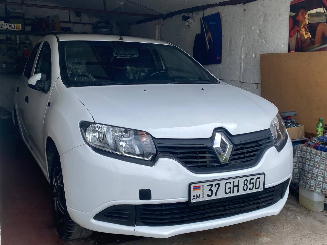 Renault Logan 2013 — 3,500$