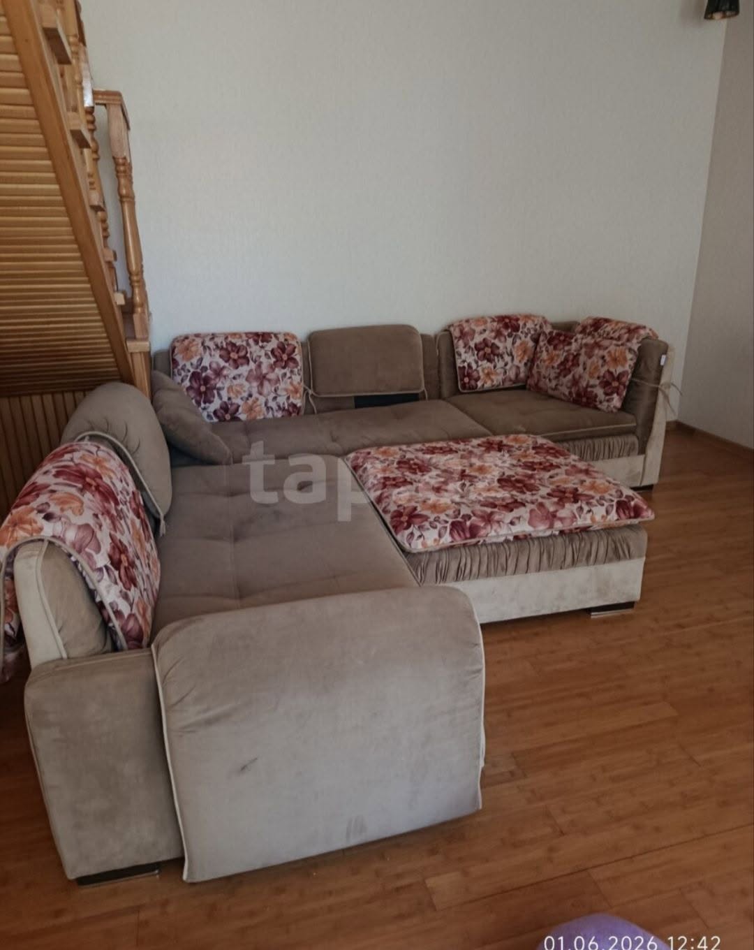 Künc divan, təcili satılır