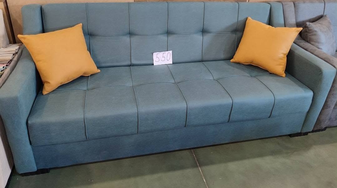 Mavi renkli açılabilir kanepe yatak odası için