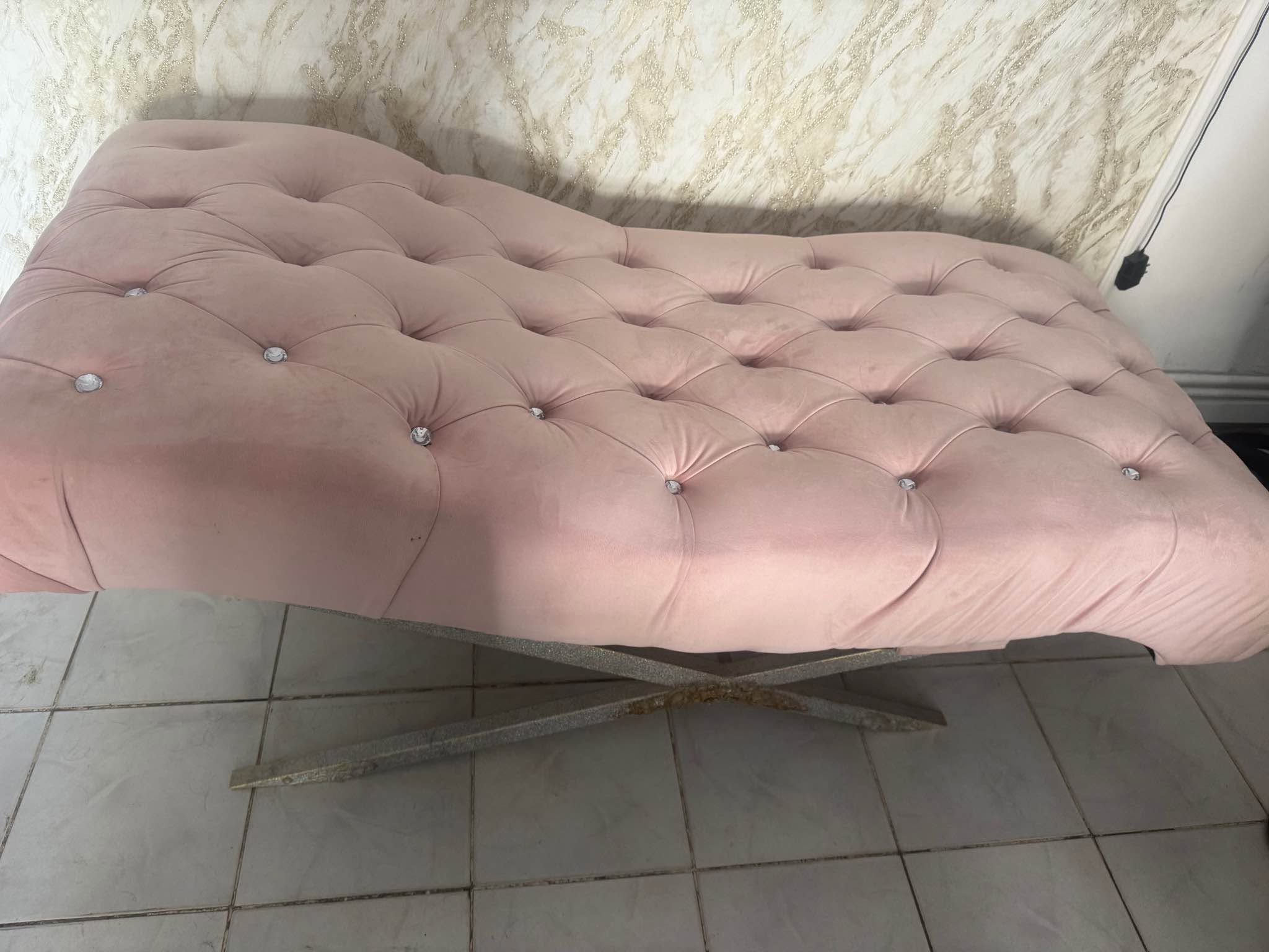 Möbler — 350₾