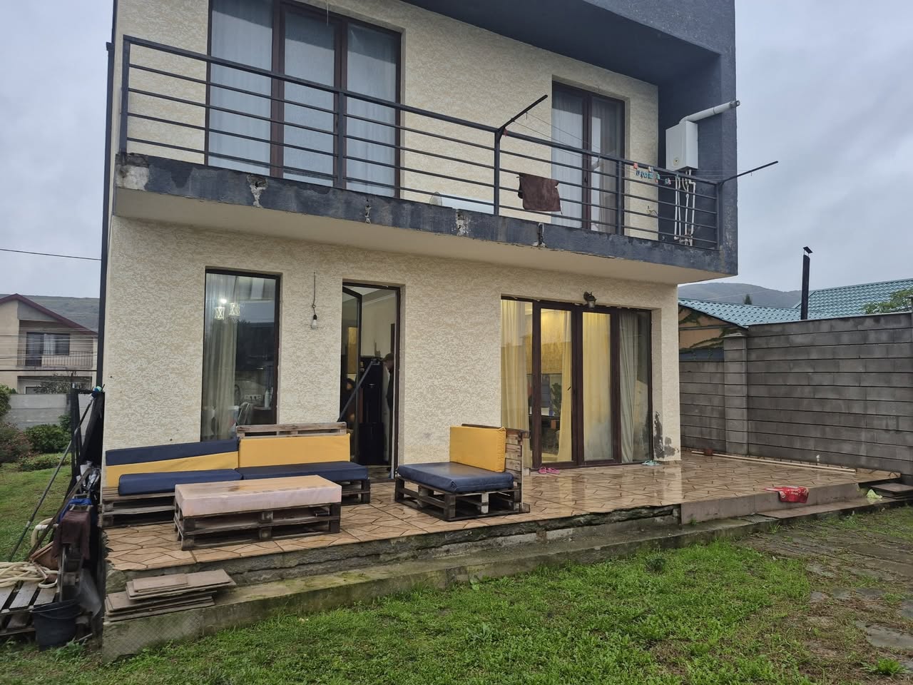 სახლი, თბილისი — $205,000