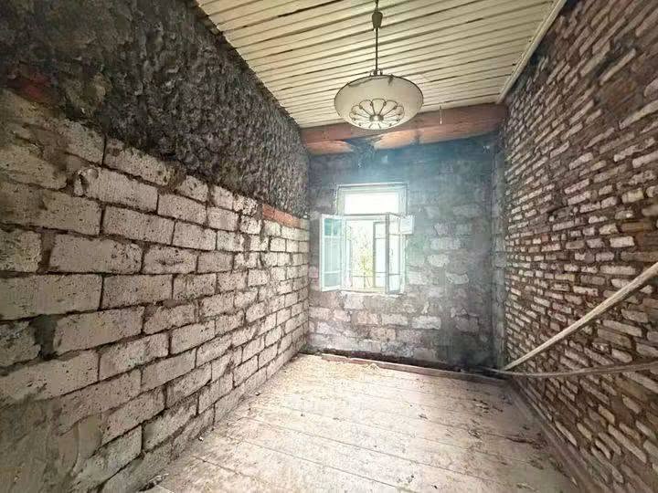 Ev, Stepanavan - 9.000.000 դր.