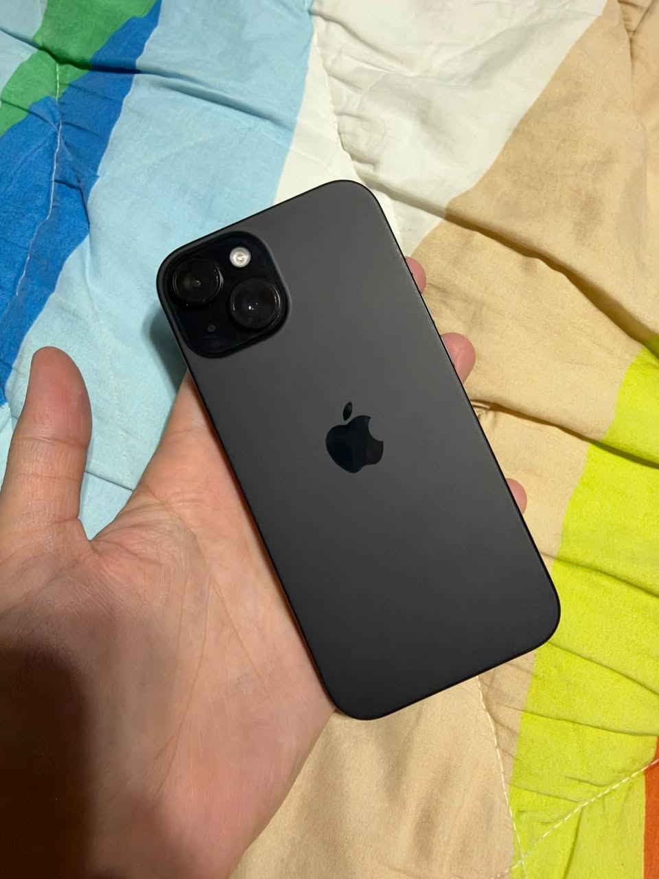 I am selling a 15-inch 128GB battery for my iPhone, priced at 1,200₾.