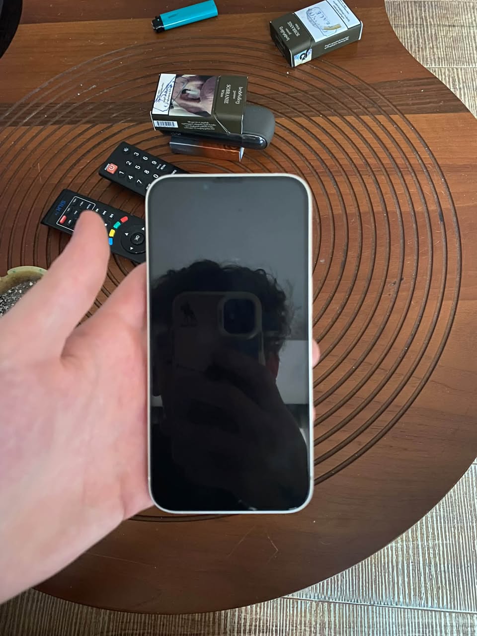 Վաճառվում է iPhone 14 սպիտակ գույնի մանրամասներ՝ — 850₾