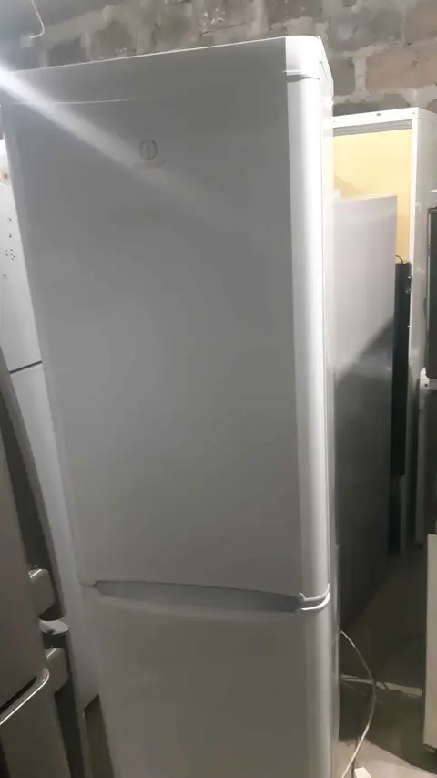 Indesit սառնարան, լավ վիճակում