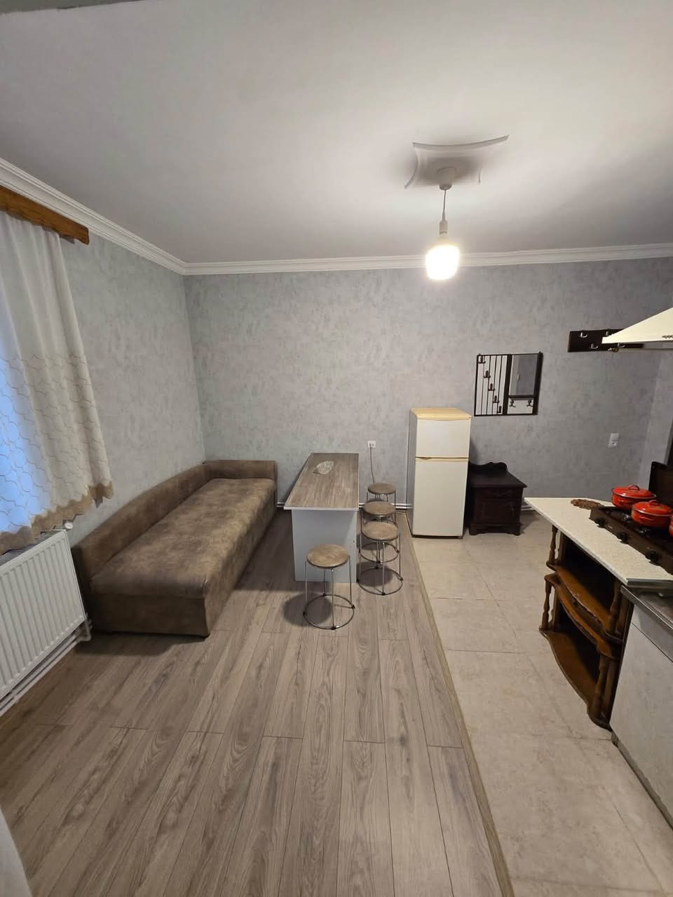 ქირავდება 1-ოთახიანი ბინა, თბილისი — 750 ₾