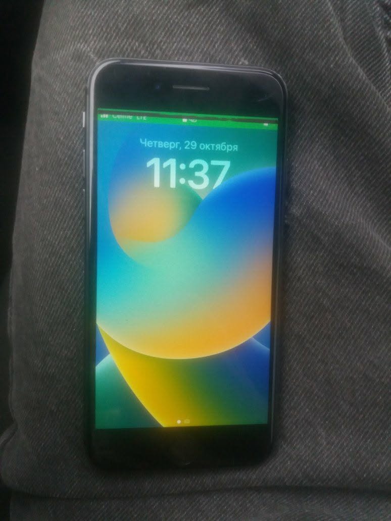 iPhone 8 and Samsung J5 together