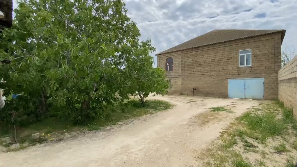 Həyat evi, Bakı - 125.000 Manat