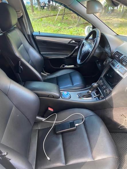 Mercedes W 203 — 3,900$