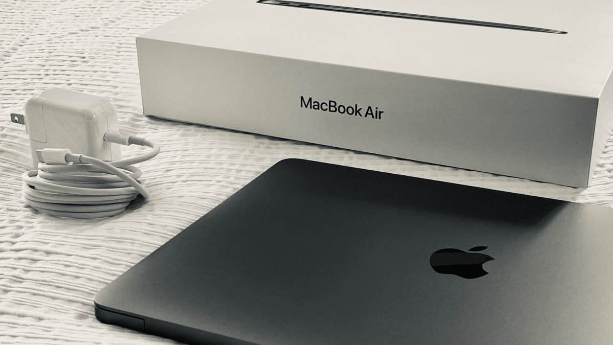 Macbook Air m1 8/256gb տուփ ունի