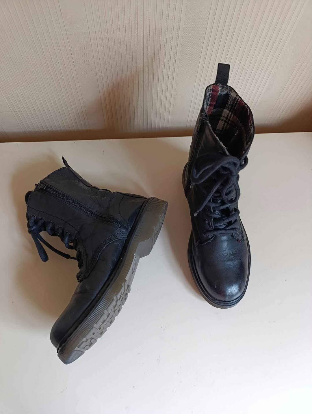 Leather boots, size 39