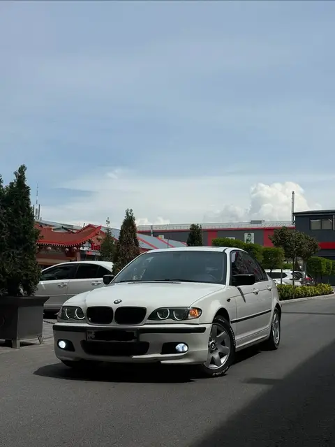 BMW E46 325i 2004