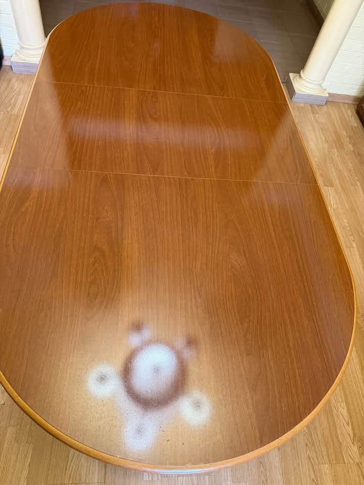 15000 I'm selling very cheaply. A wooden dining table