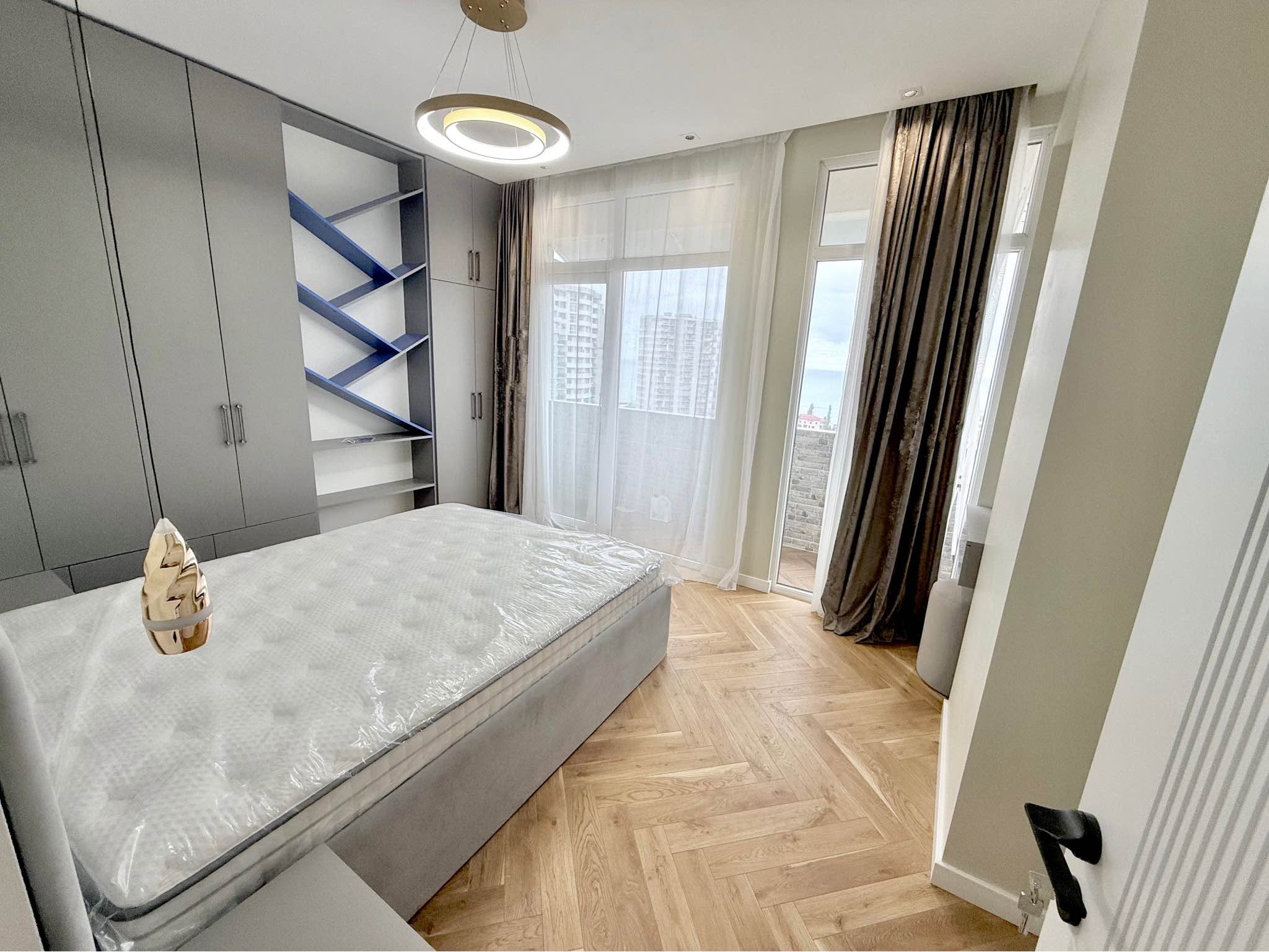 Satılır 2-otaqlı mənzil, Batumi — $150,000
