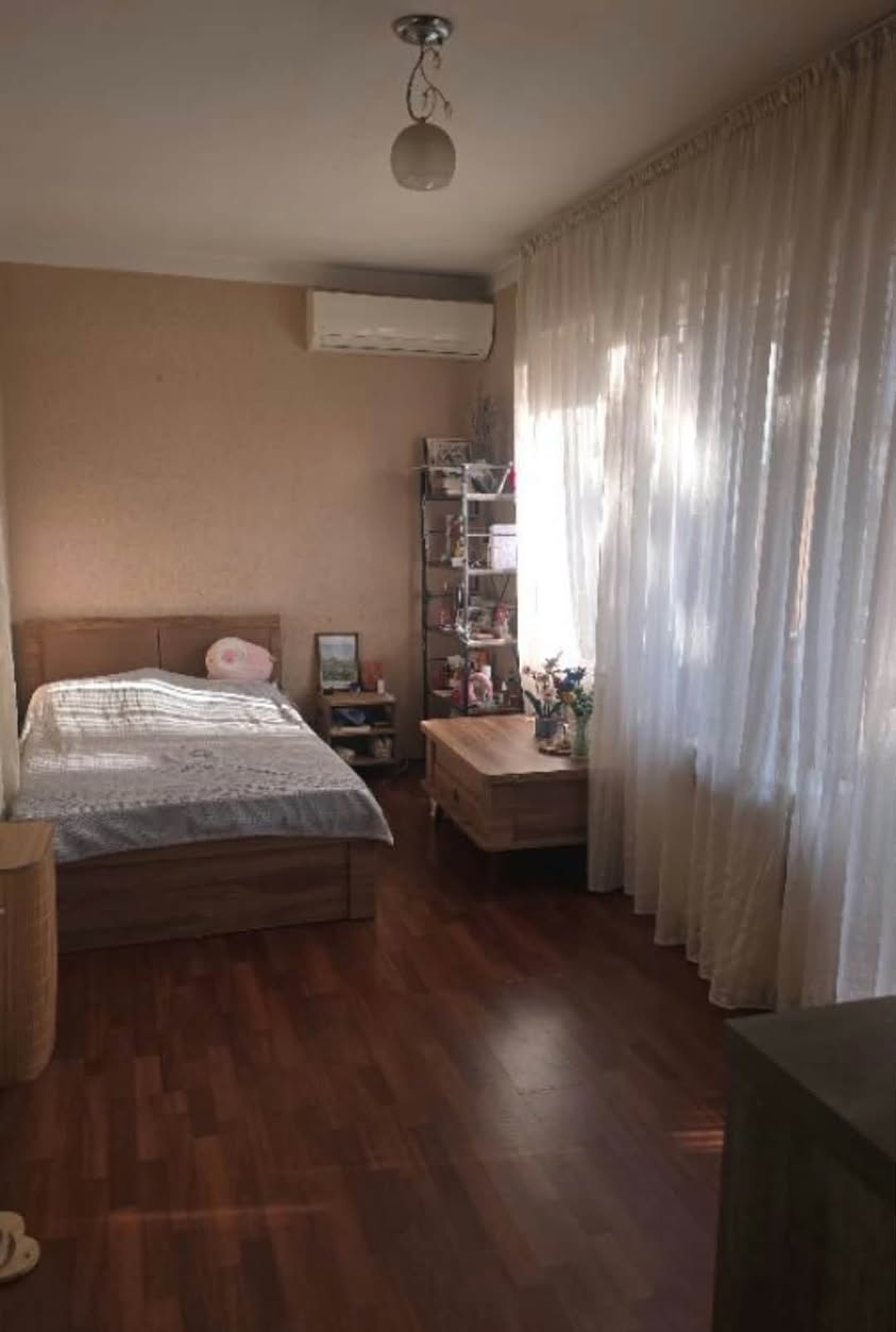 Վաճառվում է 4 սենյականոց բնակարան, Թբիլիսի — $135,000