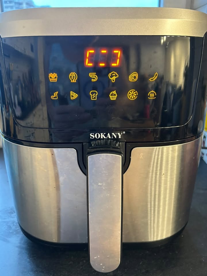 150 lari! Air grill in perfect condition,