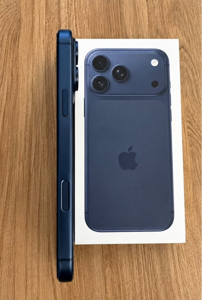iPhone 17Pro Max 259GB, like new, — 3,300₾ for sale