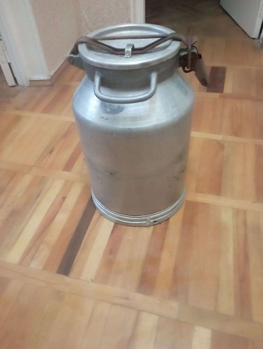 Алюминиевая бутылка для молока