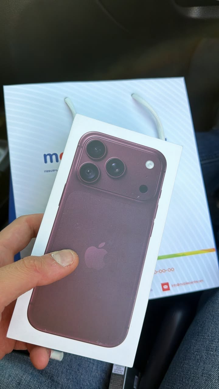 iPhone 18 Pro qutusu ilə