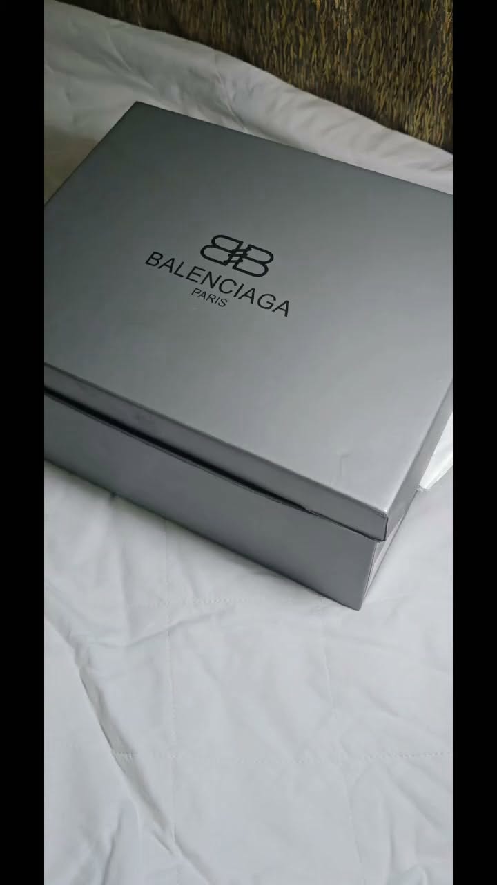 Продажа:тренда 2026-27 Кроссовки стильные от Balenciaga